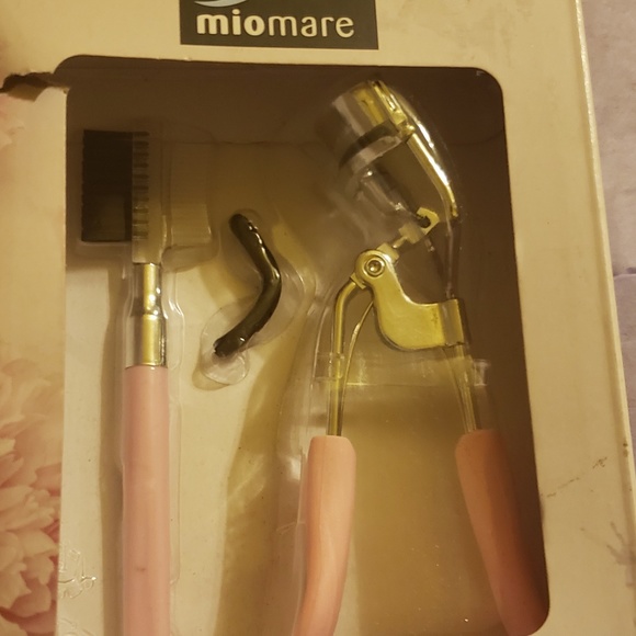 Miomare Other - PINK Eyelash Curler and eyebrow comb & Brush Combo set